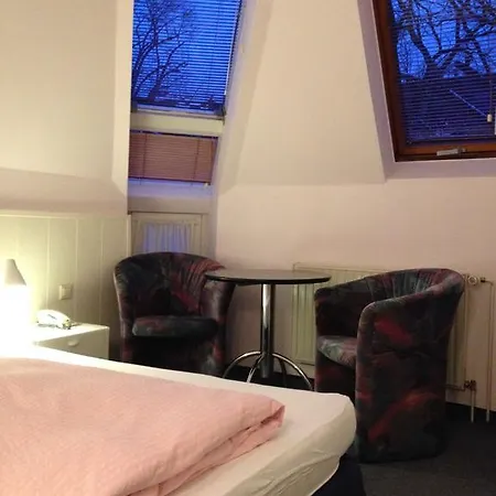 Azur Hotel 2*
