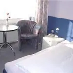Azur Отель 2*