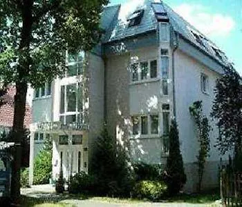 Azur 2* Berlín